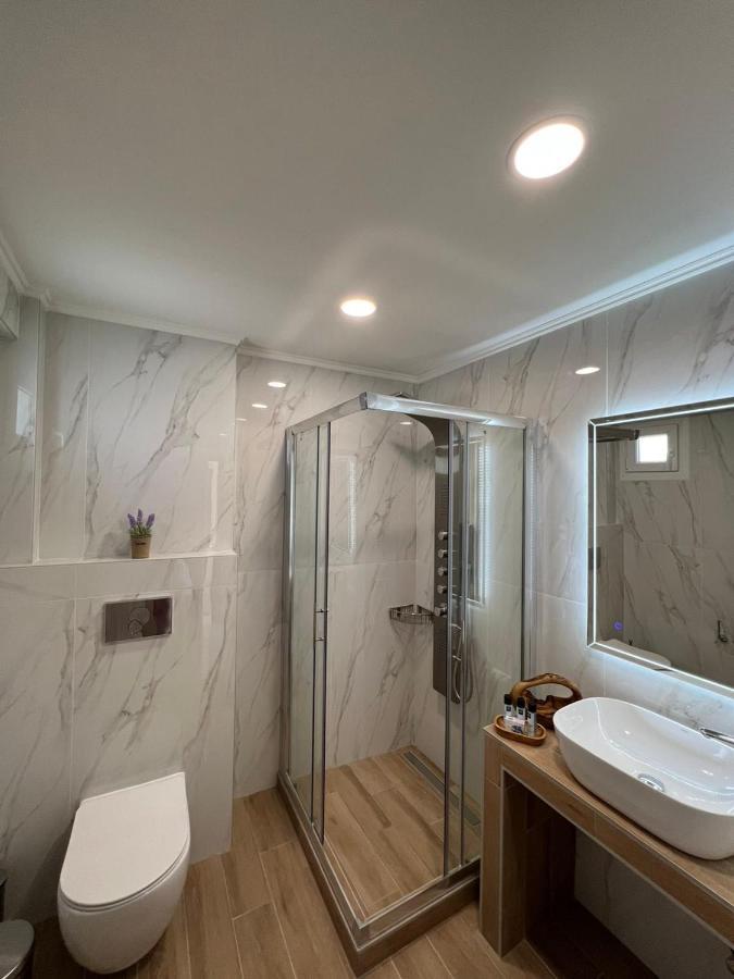 Wide Blue Luxury Boutique Suites Неос-Мармарас Екстер'єр фото