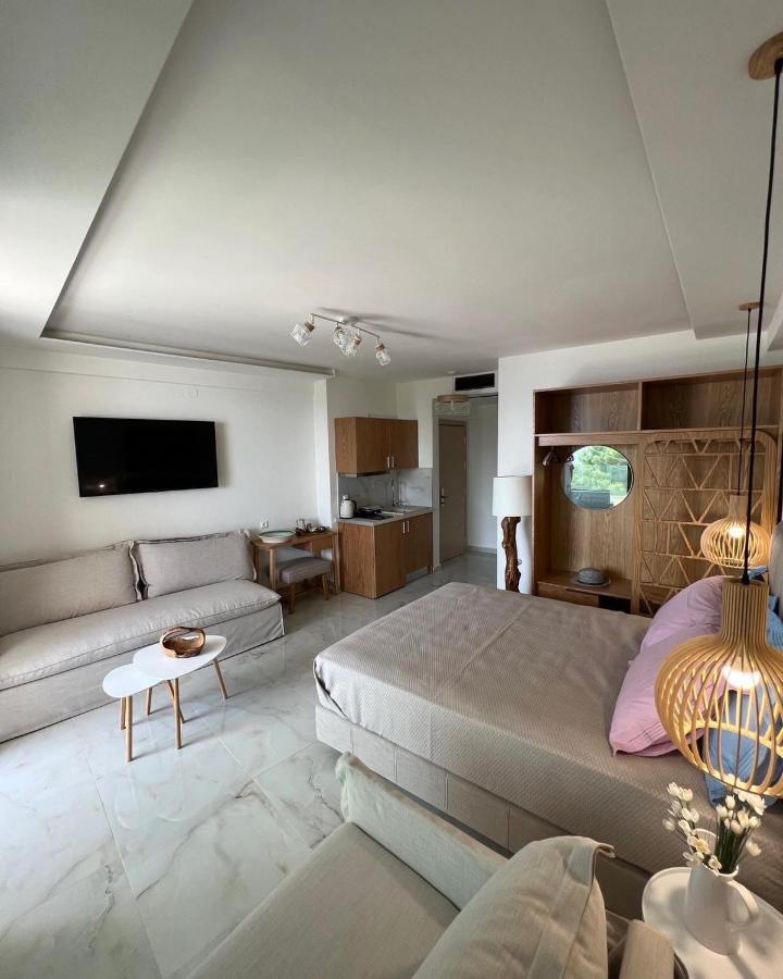 Wide Blue Luxury Boutique Suites Неос-Мармарас Екстер'єр фото