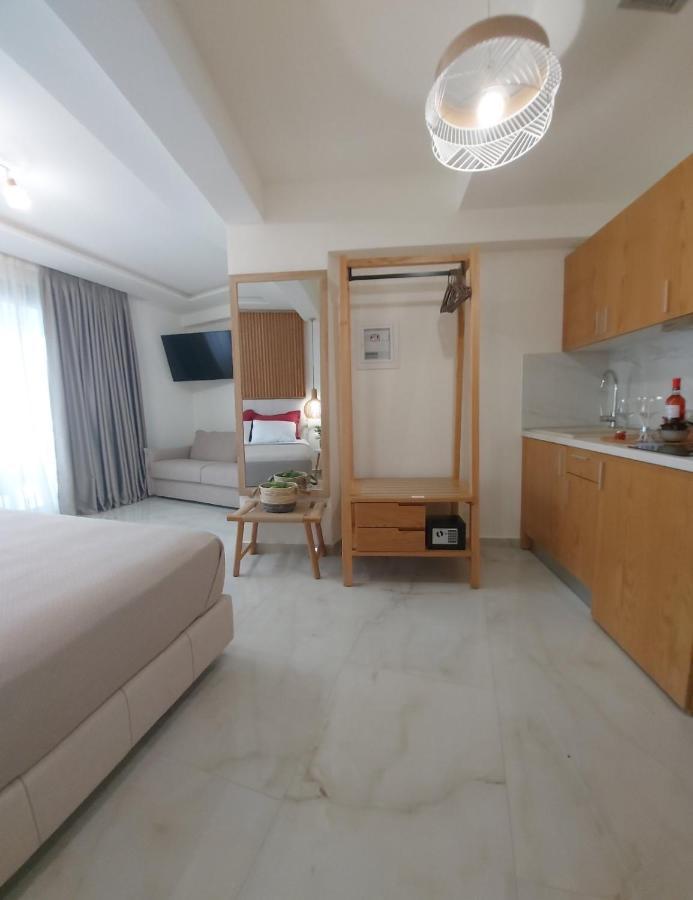 Wide Blue Luxury Boutique Suites Неос-Мармарас Екстер'єр фото