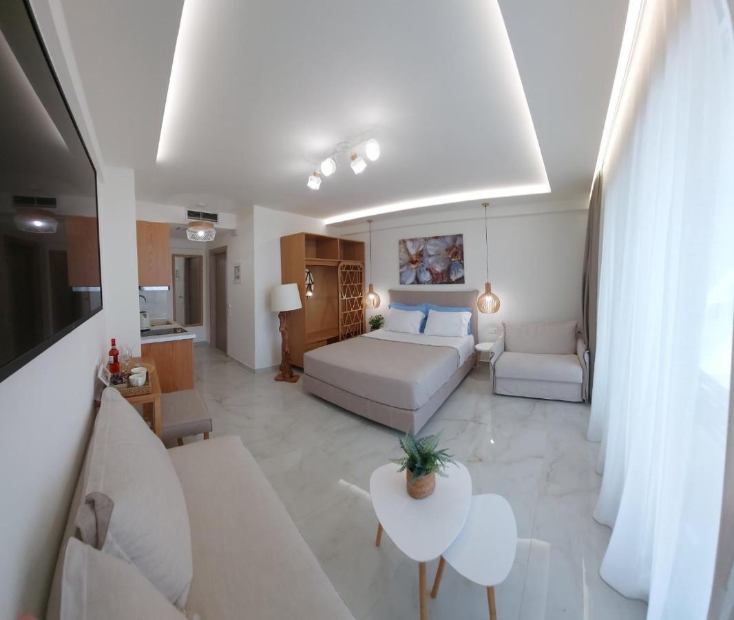 Wide Blue Luxury Boutique Suites Неос-Мармарас Екстер'єр фото