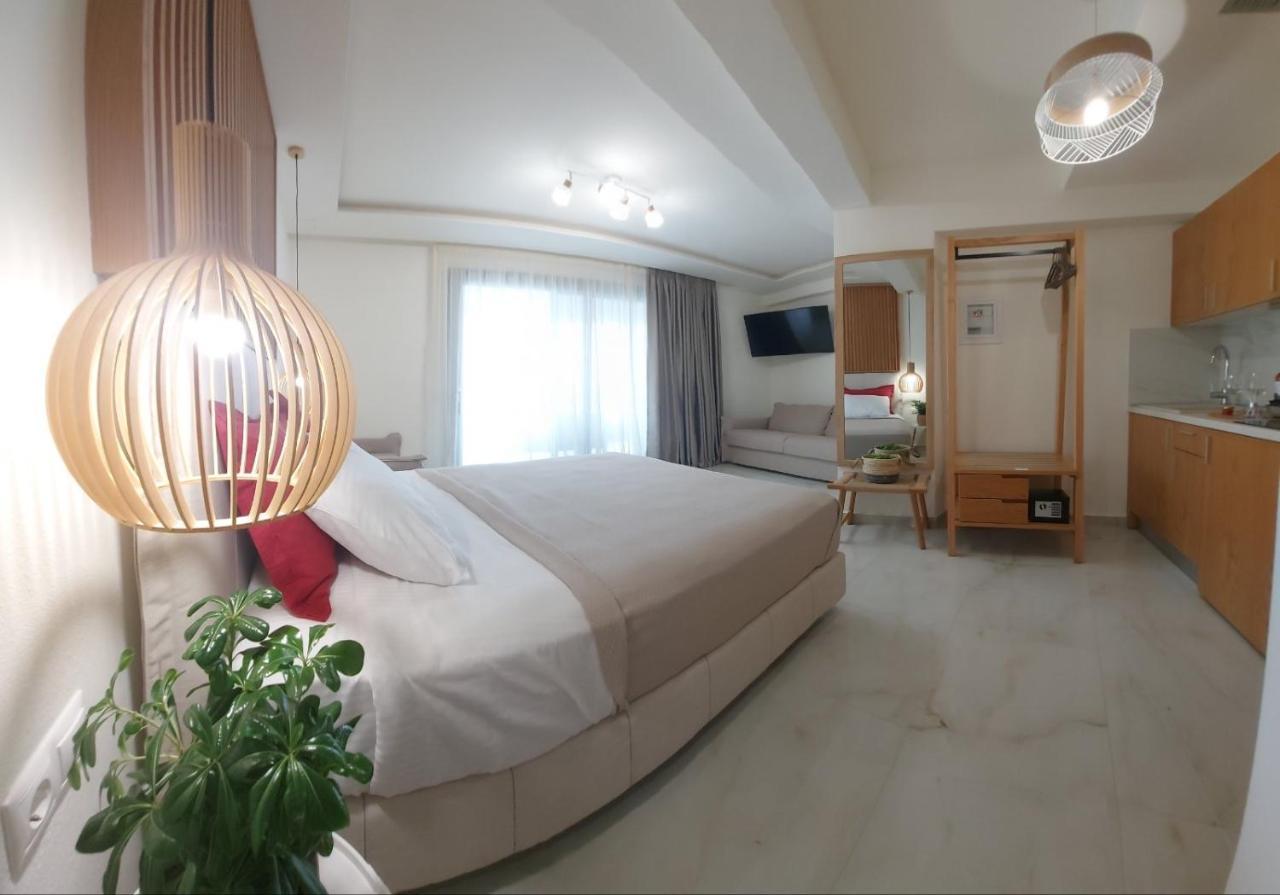 Wide Blue Luxury Boutique Suites Неос-Мармарас Екстер'єр фото