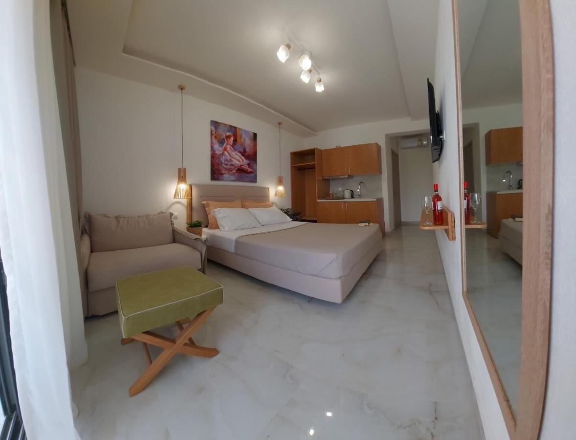 Wide Blue Luxury Boutique Suites Неос-Мармарас Екстер'єр фото