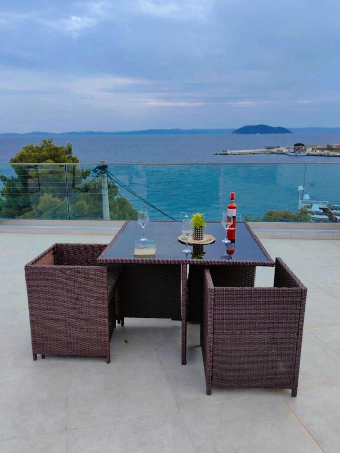 Wide Blue Luxury Boutique Suites Неос-Мармарас Екстер'єр фото