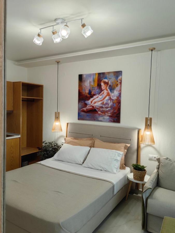 Wide Blue Luxury Boutique Suites Неос-Мармарас Екстер'єр фото