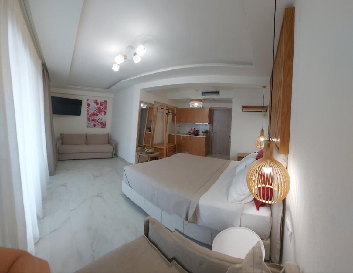 Wide Blue Luxury Boutique Suites Неос-Мармарас Екстер'єр фото