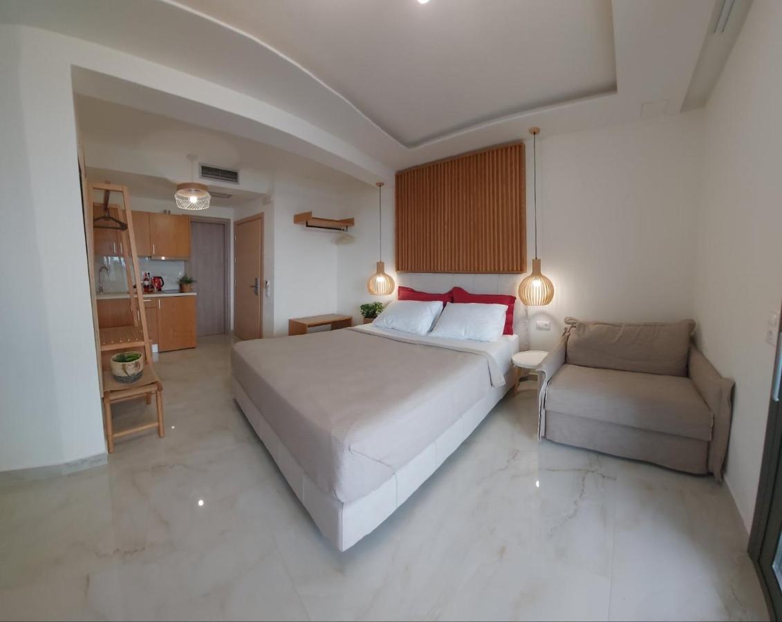 Wide Blue Luxury Boutique Suites Неос-Мармарас Екстер'єр фото